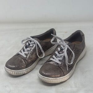 Clarks Metallic Gold Sneakers women’s size 5.5